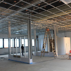 … View at the office floor from the other side. Meanwhile the screed is dried.