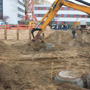 …Meanwhile the excavations works make headway. But still some more meters have to be excavated.